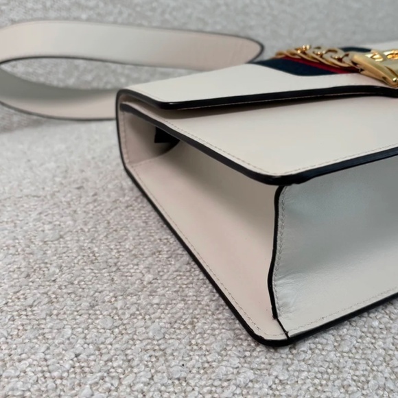Authentic Gucci Small Sylvie Shoulder Bag White - Picture 15 of 15